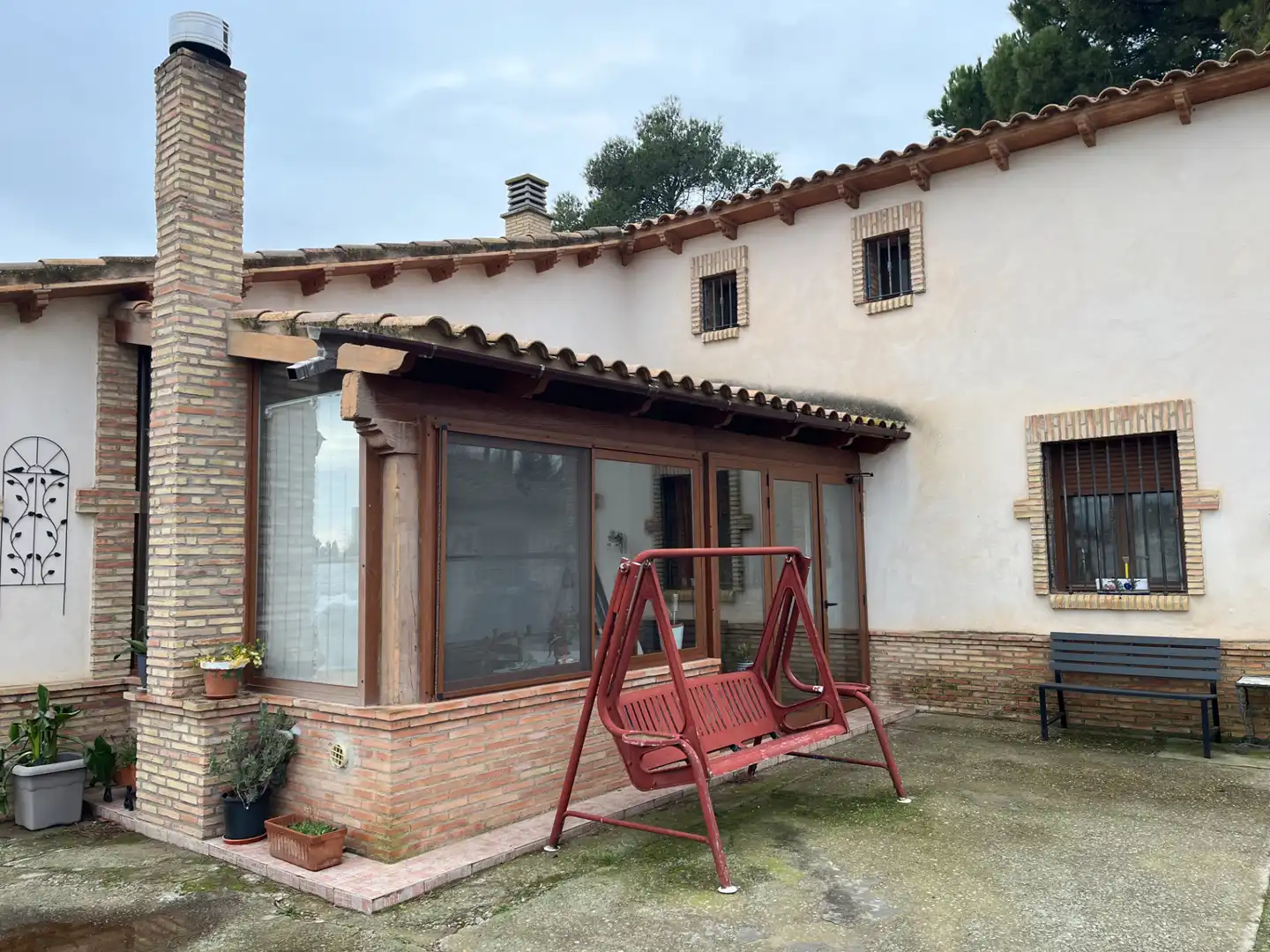 Vista exterior de Casa o xalet en venda en Zaragoza amb Aire condicionat, Calefacció i Jardí privat