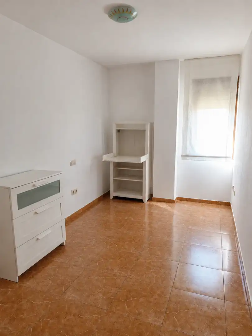 Dormitori de Casa o xalet en venda en Grijota amb Calefacció i Jardí privat
