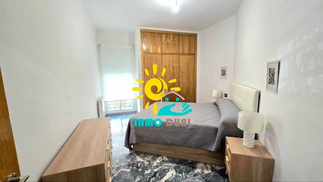 Dormitori de Apartament de lloguer en Badajoz amb Aire condicionat, Calefacció i Moblat