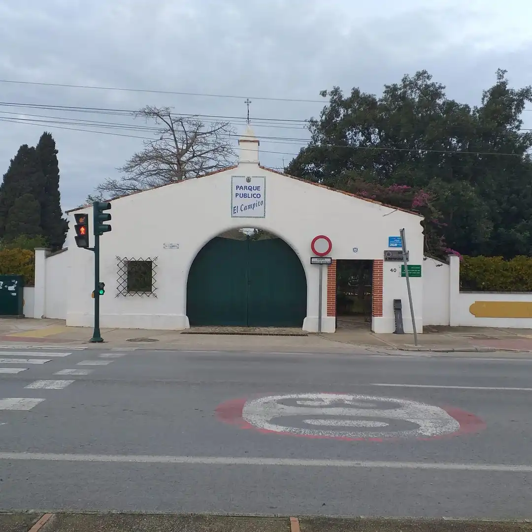 Chalet con piscina en venta en Núcleo urbano, imagen 4