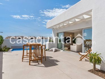 Villa avec piscine à vendre à Lugar Sector 3