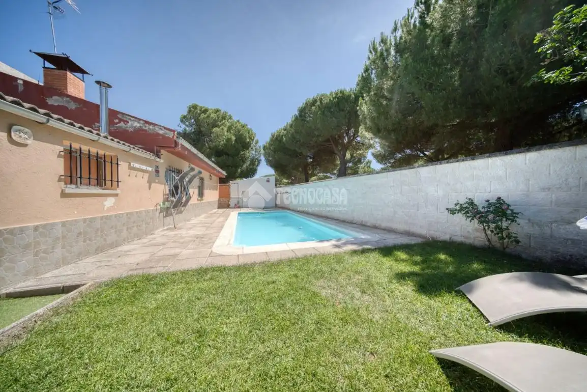 Swimming pool of Houses for sale in Villanueva de Duero  with Heating and Swimming Pool