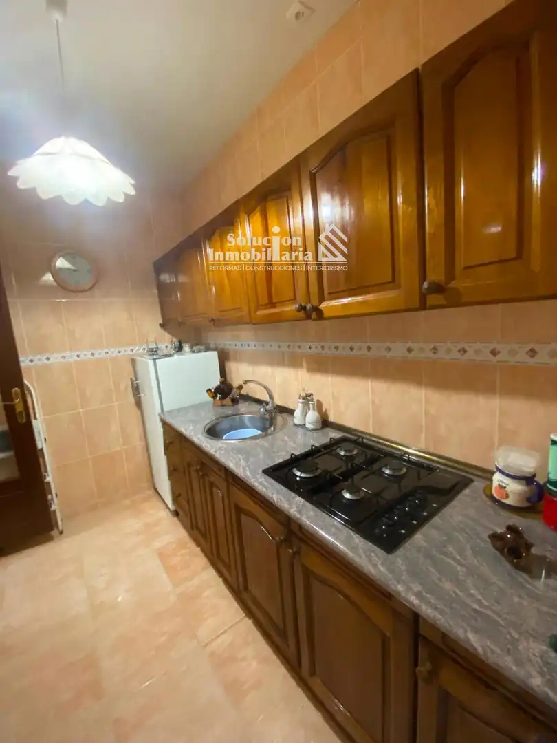Cuina de Casa o xalet en venda en Calvarrasa de Arriba amb Traster i Moblat