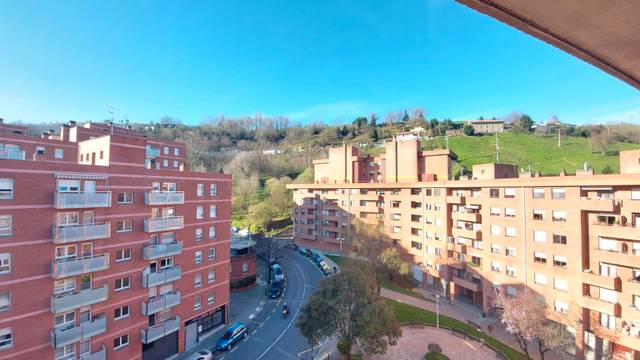 Piso en Alquiler en Lezeaga Kalea en Masustegi - Monte Caramelo