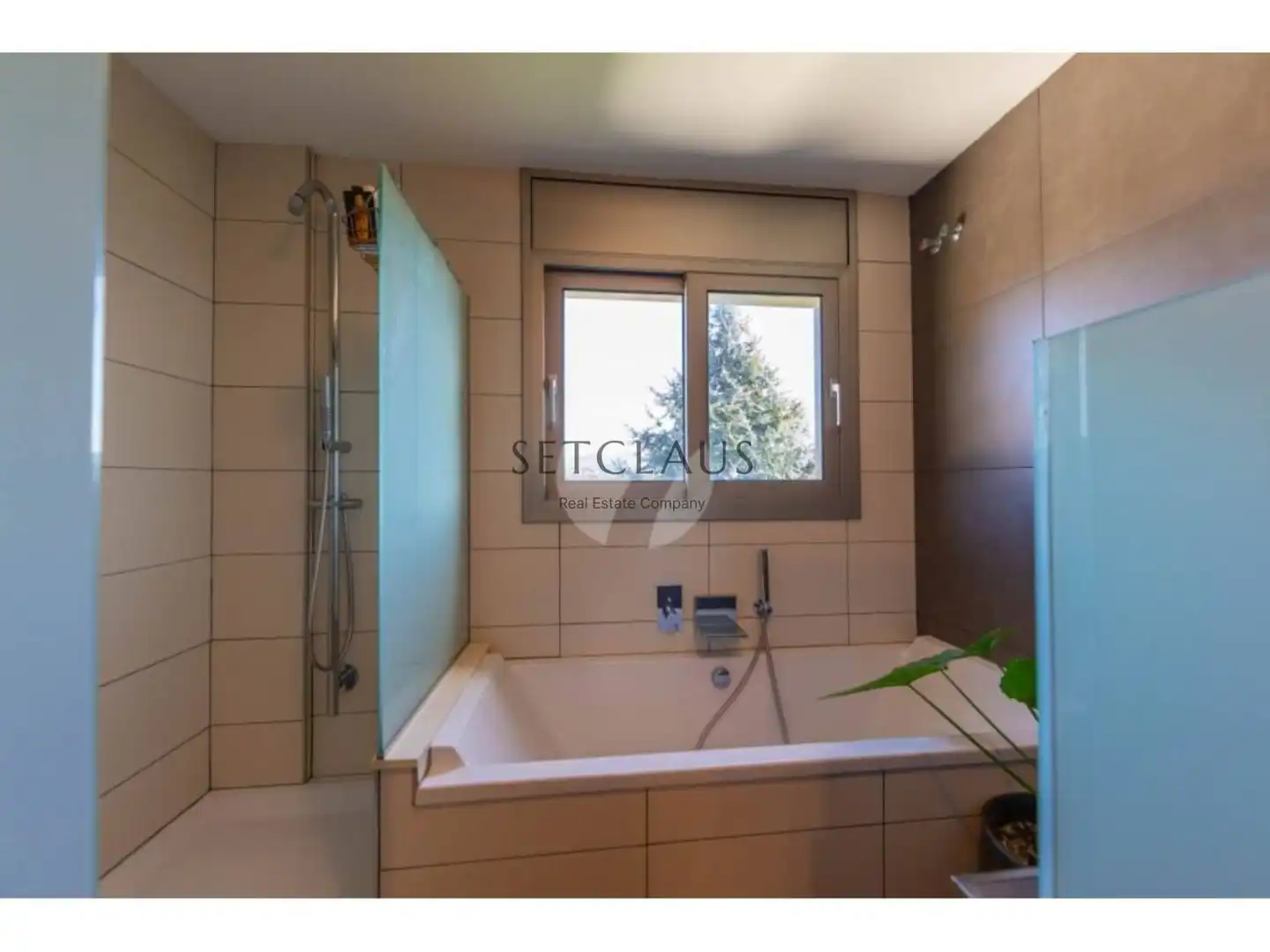 Bany de Casa o xalet en venda en Vallromanes amb Aire condicionat, Calefacció i Jardí privat
