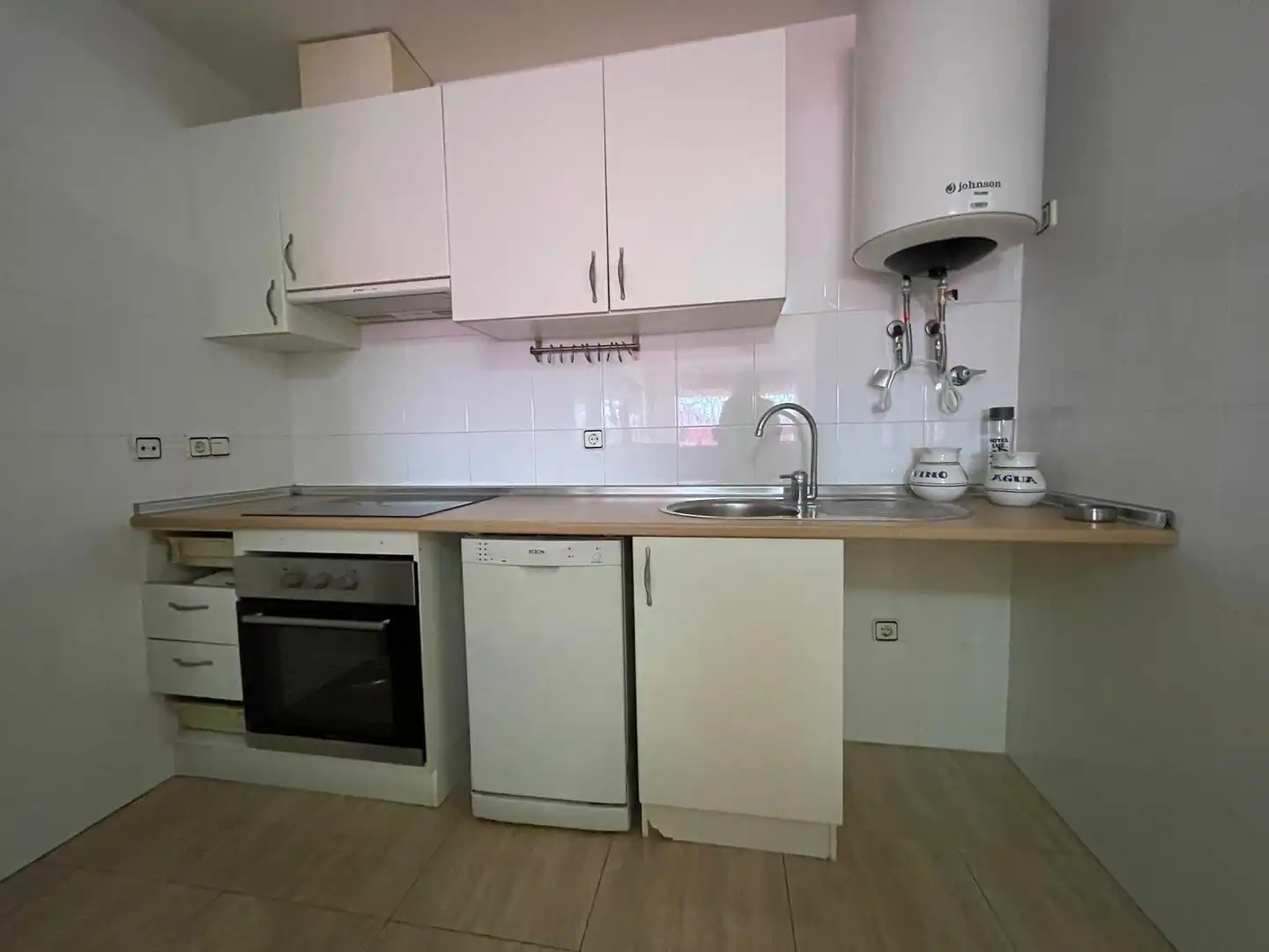 Cuina de Apartament en venda en Águilas amb Aire condicionat, Terrassa i Piscina