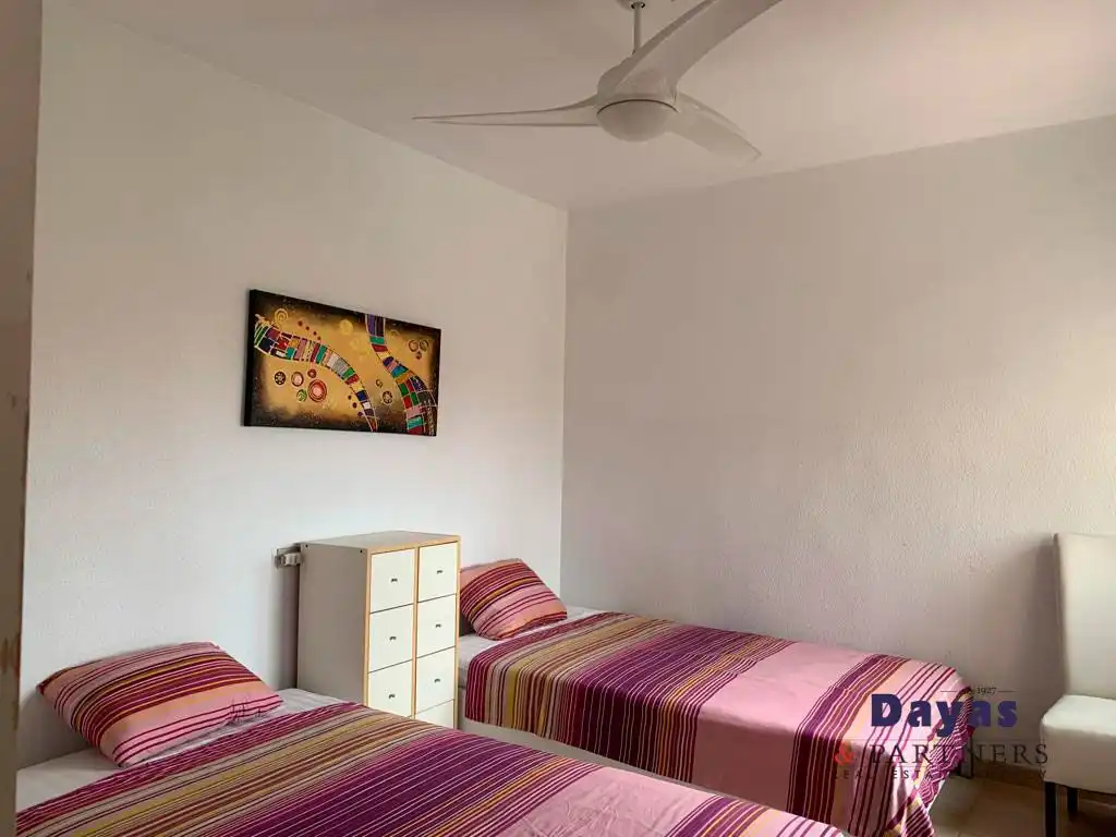 Dormitori de Casa o xalet en venda en Orihuela amb Aire condicionat, Terrassa i Moblat