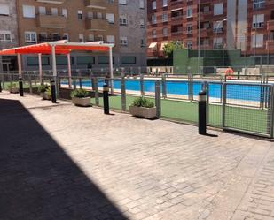 Piscina de Apartament en venda en Ciudad Real Capital amb Aire condicionat, Calefacció i Jardí privat