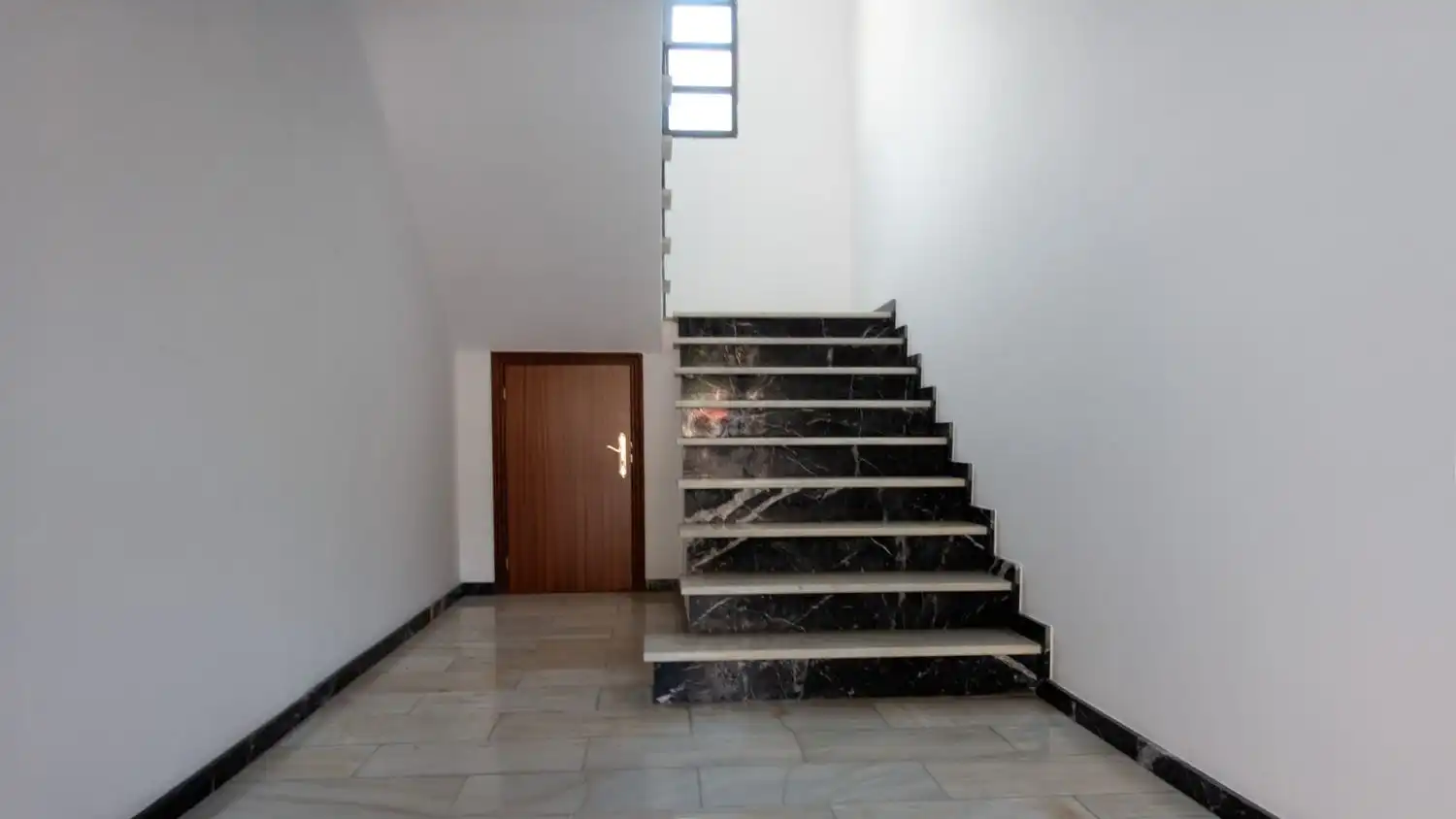 Wohnung zum Verkauf in Salceda de Caselas mit Heizung, Terrasse und Abstellraum