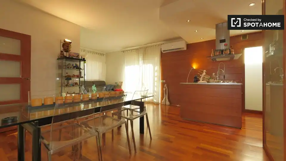 Dining room of Flat for share in Barcelona  with Air Conditioner, Heating and Furnished