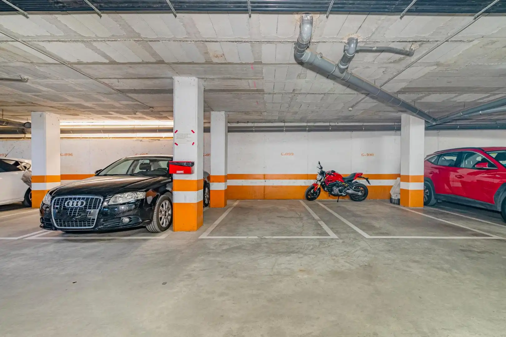 Aparcament de Planta baixa en venda en Alhendín amb Aire condicionat, Jardí privat i Terrassa