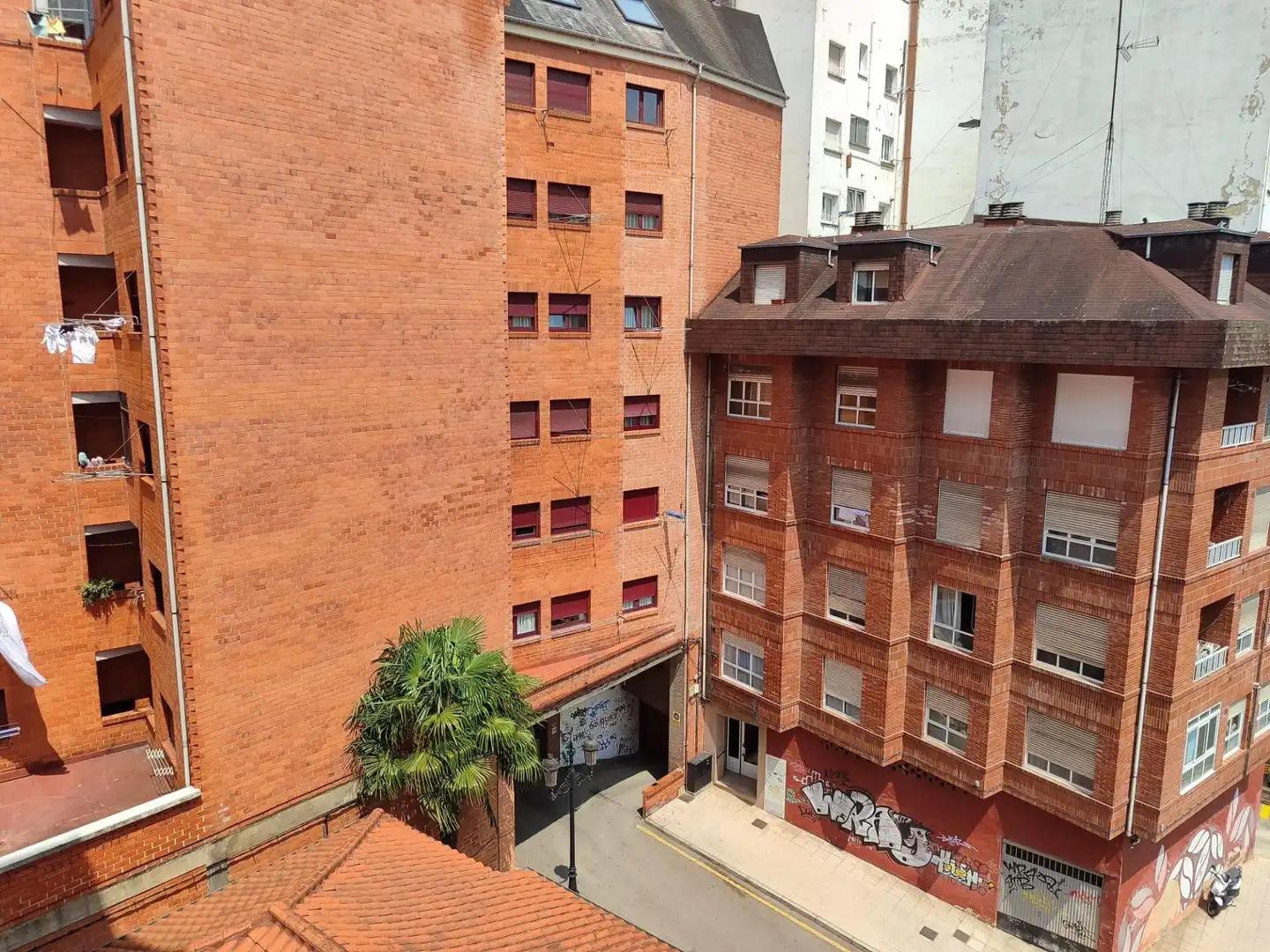 Vista exterior de Pis en venda en Oviedo  amb Calefacció