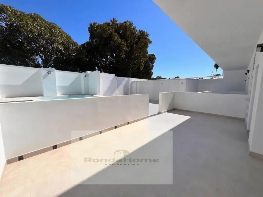 Flat with pool to rent in Carretera Alora, imagen 2