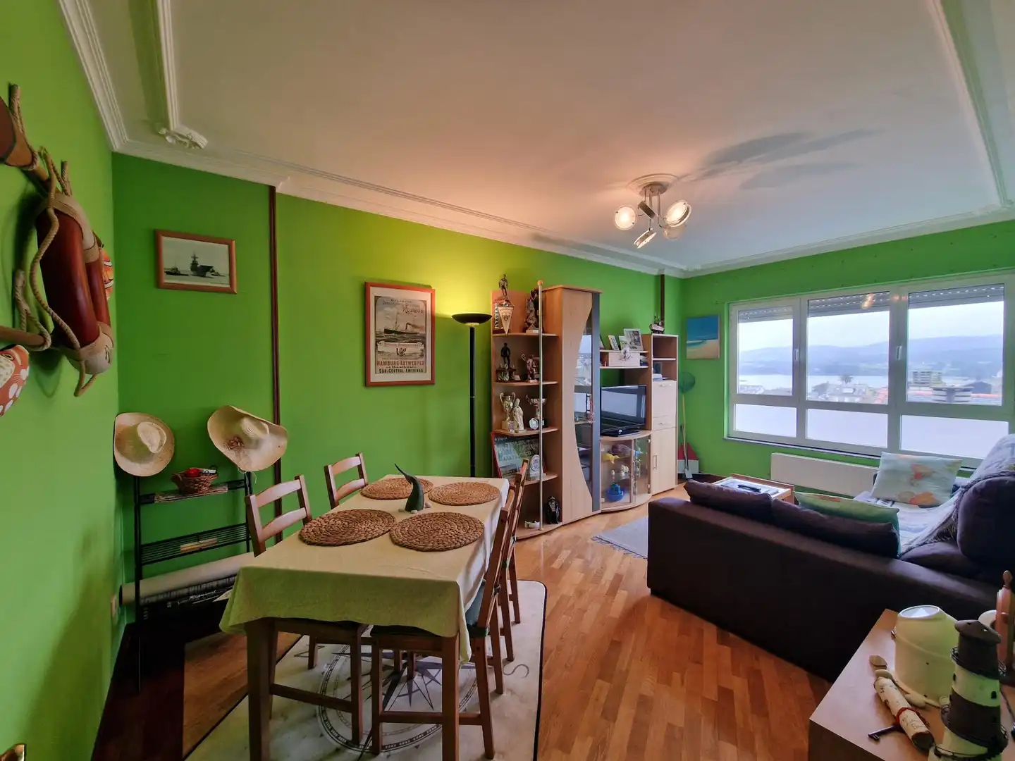 Sala d'estar de Pis en venda en Ribadeo amb Terrassa, Traster i Moblat