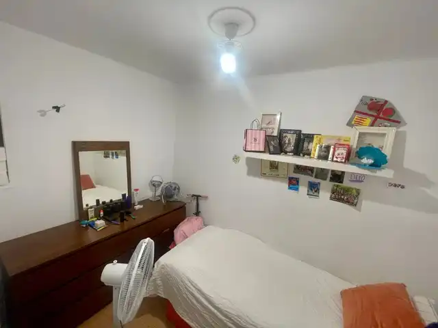 Habitación de Piso en venta en L'Hospitalet de Llobregat con Parquet y Amueblado