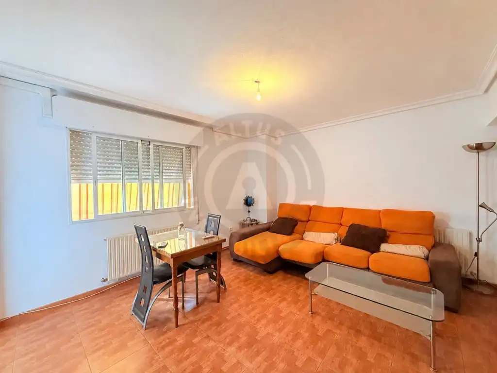 Living room of Flat for sale in Cáceres  with Air Conditioner, Terrace and Furnished