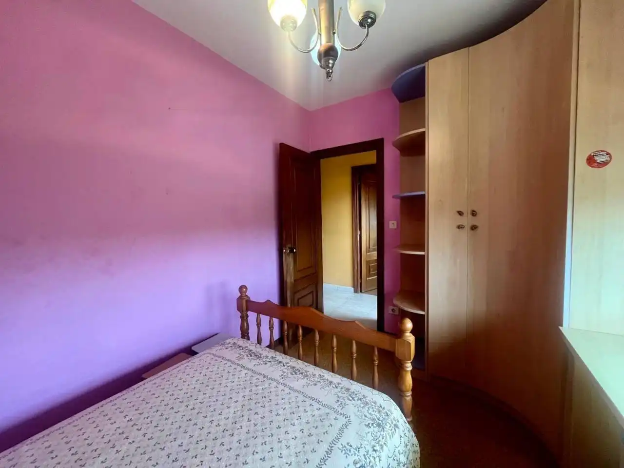 Habitación de Casa o chalet en venta en Cambre  con Jardín privado, Terraza y Amueblado
