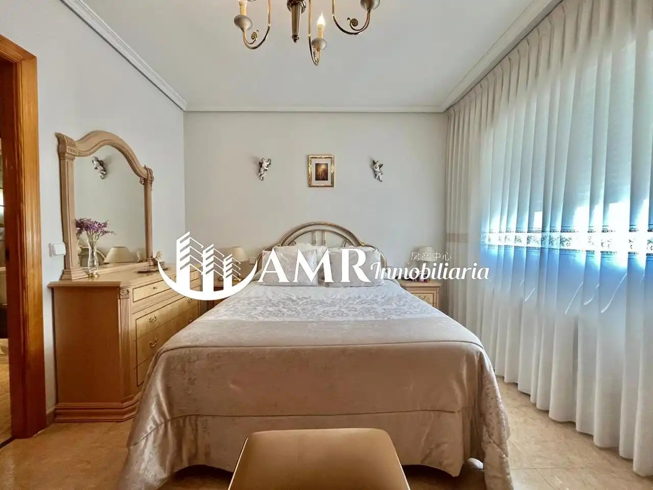 Habitación de Casa adosada en venta en Casarrubuelos con Aire acondicionado, Calefacción y Jardín privado