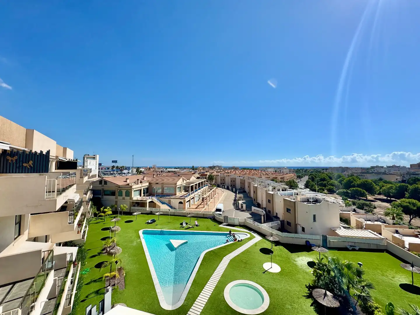 Vista exterior de Apartament en venda en Orihuela amb Jardí privat, Traster i Piscina