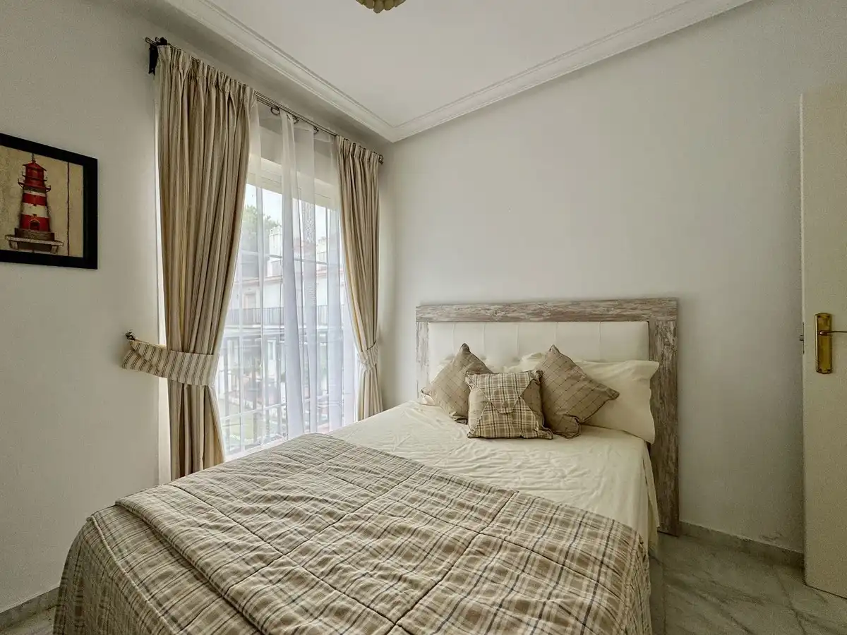 Habitación de Casa adosada en venta en Marbella con Aire acondicionado, Jardín privado y Terraza