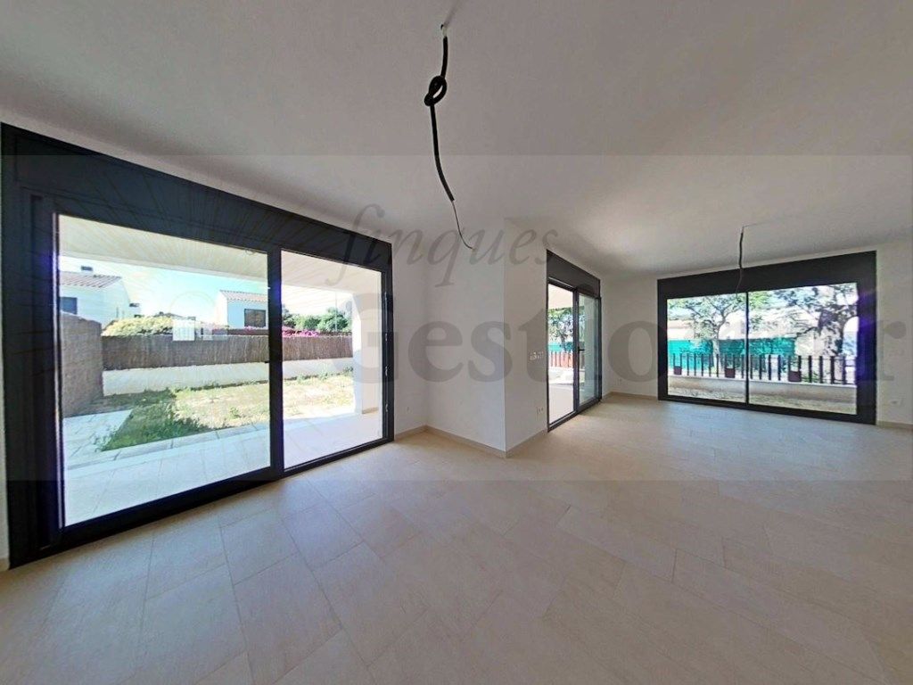 Living room of Single-family semi-detached for sale in Cambrils  with Air Conditioner, Private garden and Terrace