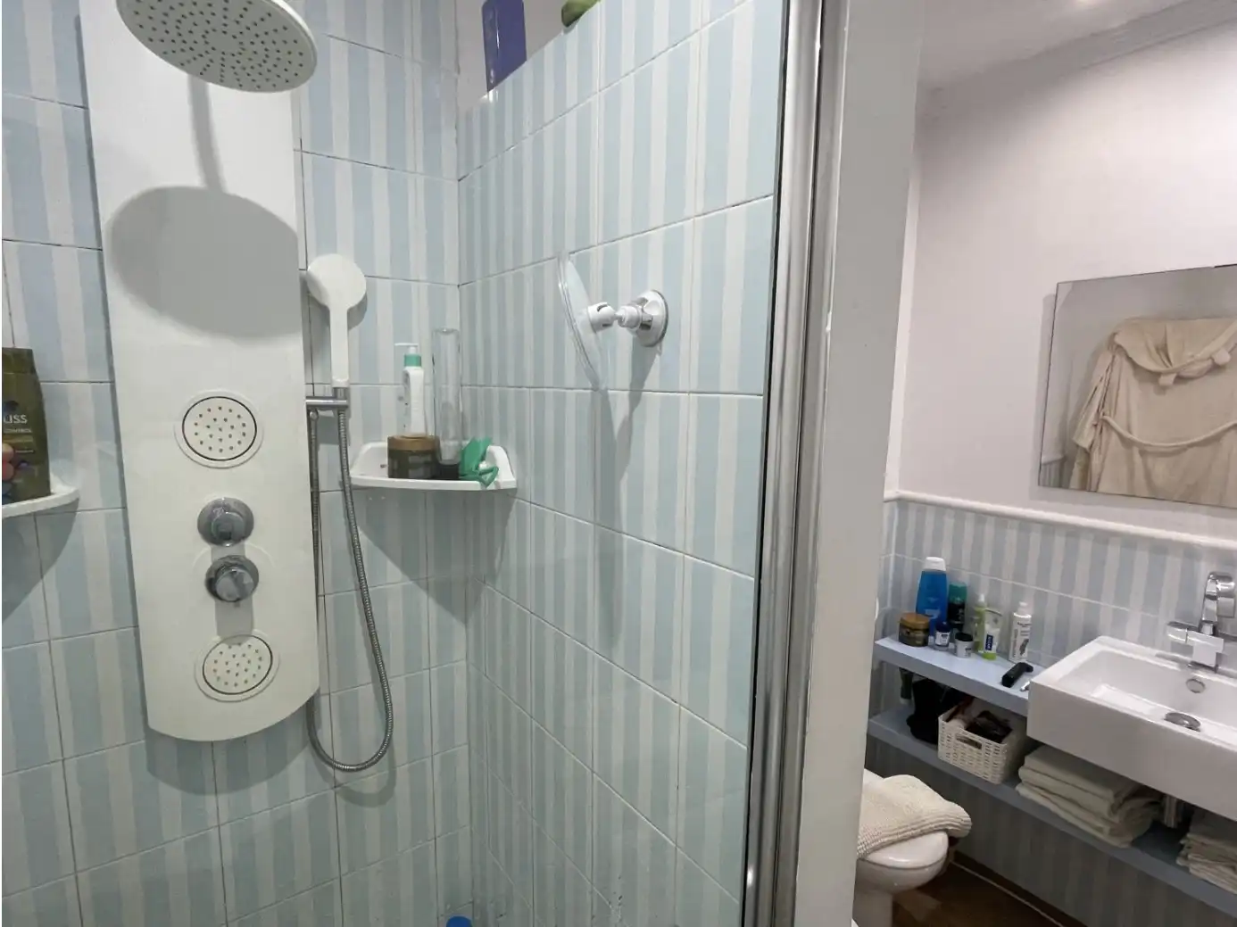 Bathroom of Houses for sale in Algeciras  with Private garden, Terrace and Furnished