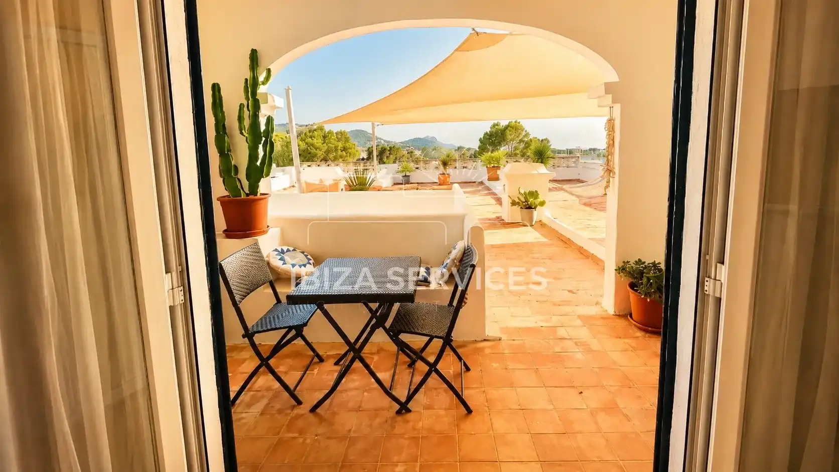 Terrasse von Wohnung zum Verkauf in Sant Josep de sa Talaia mit Klimaanlage und Schwimmbad
