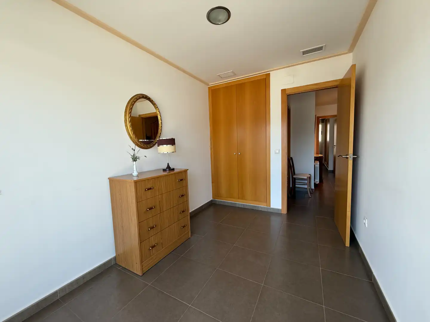 Einfamilien-Reihenhaus zum Verkauf in La Pobla del Duc mit Klimaanlage, Heizung und Terrasse