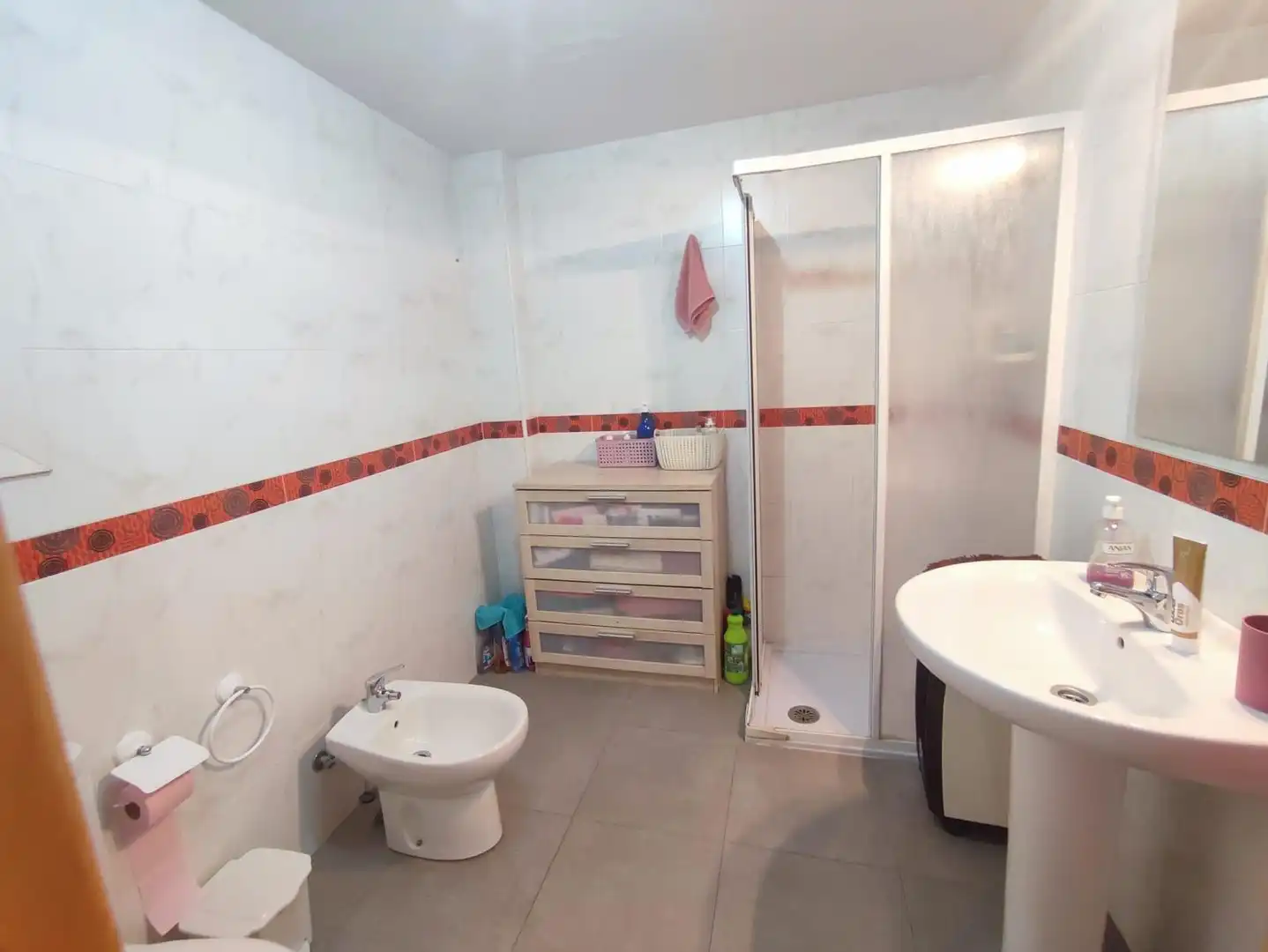 Badezimmer von Wohnung zum Verkauf in Castellón de la Plana / Castelló de la Plana mit Heizung, Möbliert und Balkon