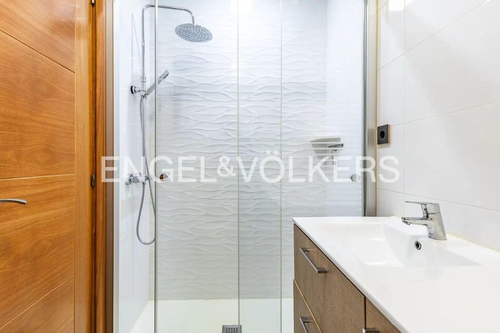 Baño de Piso en venta en Barcelona con Aire acondicionado, Calefacción y Balcón