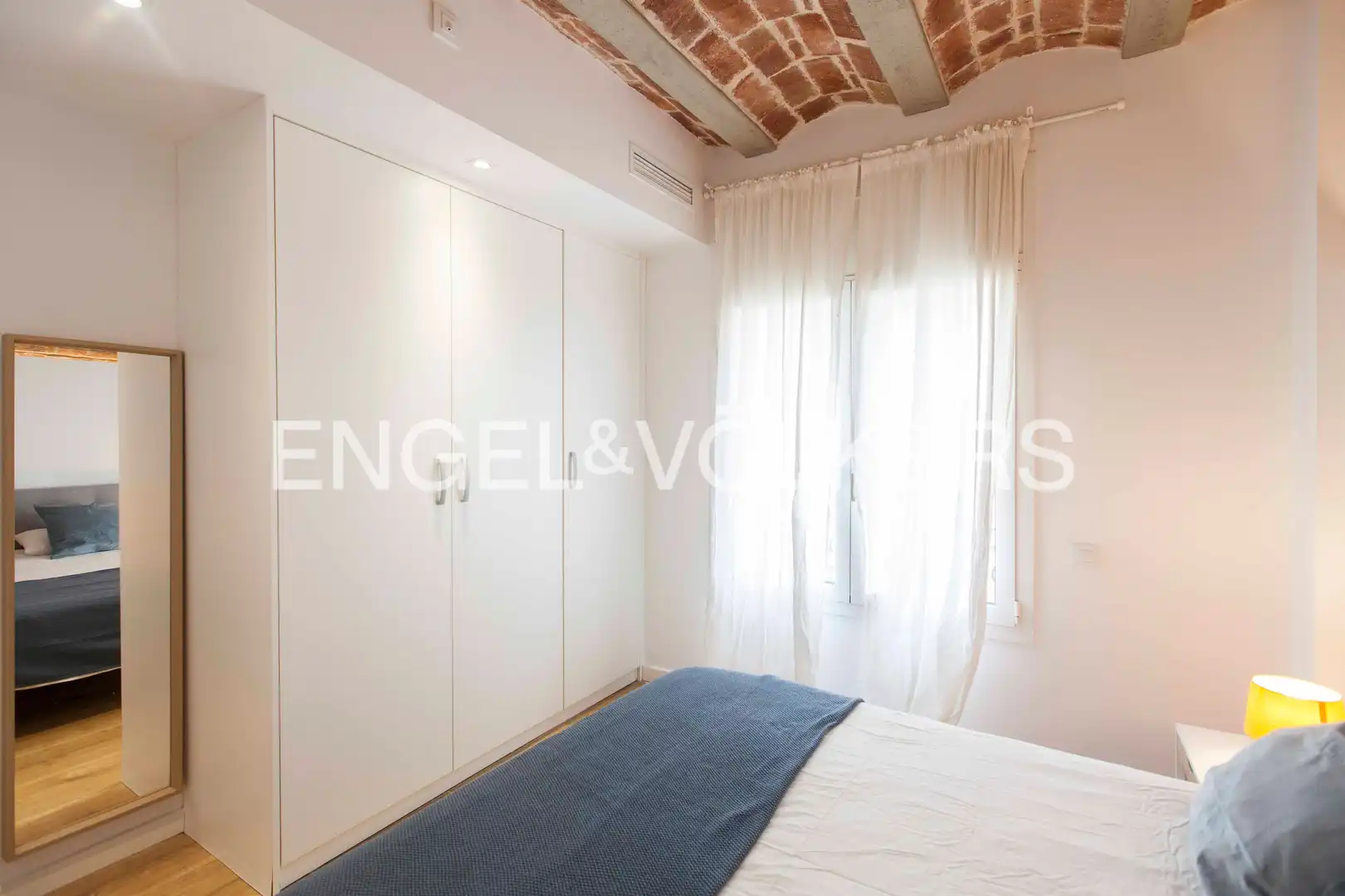 Schlafzimmer von Wohnung zum Verkauf in Barcelona mit Klimaanlage, Heizung und Parkett