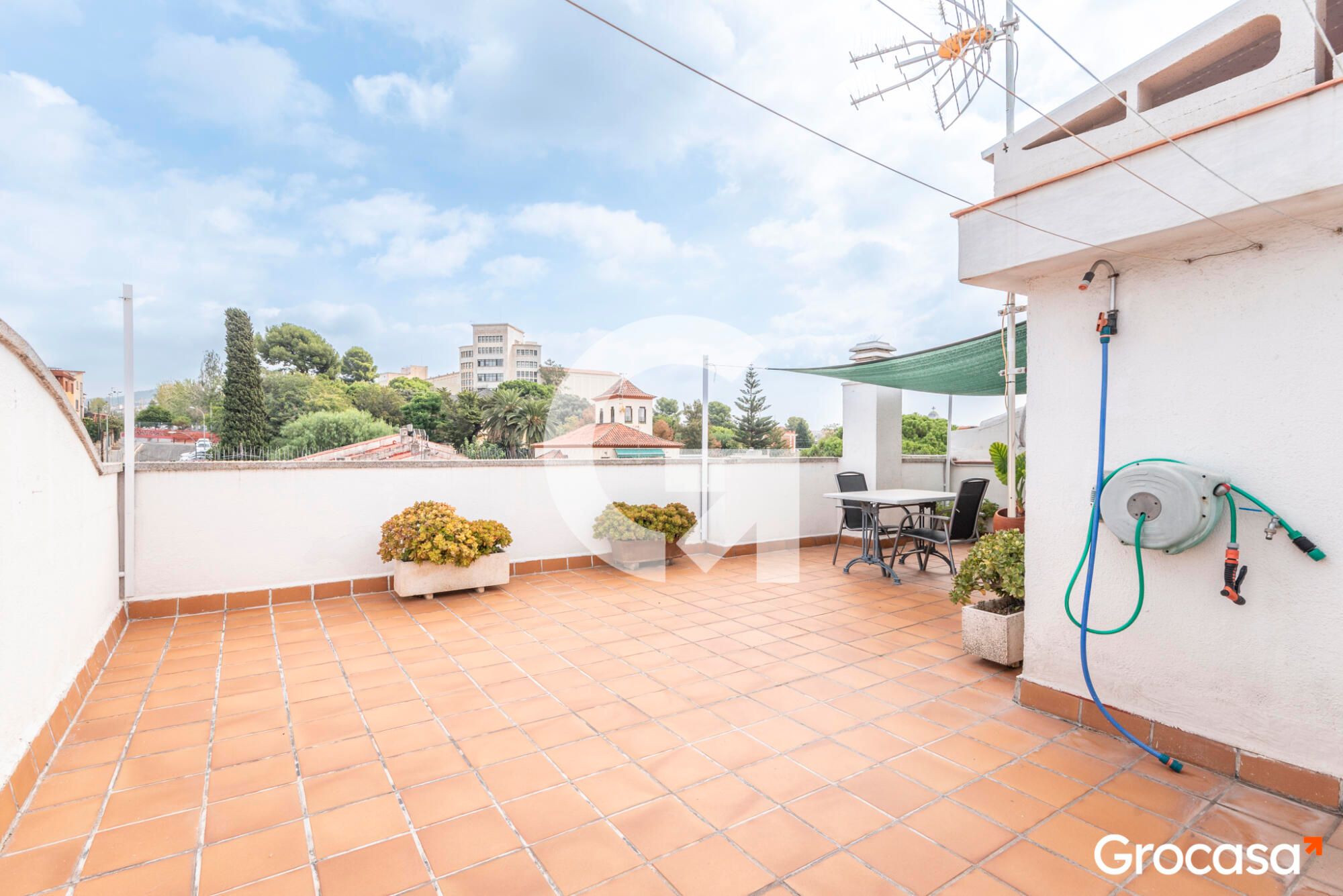 Terrassa de Casa o xalet en venda en Sant Joan Despí amb Terrassa, Forn i Rentadora
