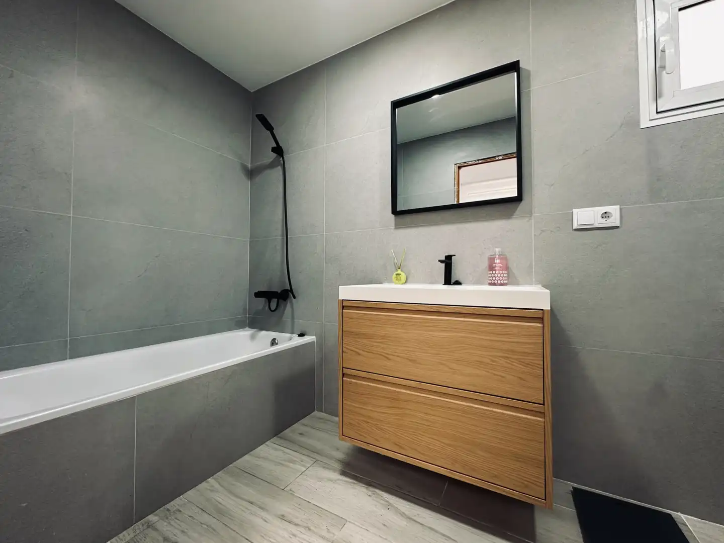 Bathroom of Flat for sale in Santa Pola  with Air Conditioner, Heating and Terrace