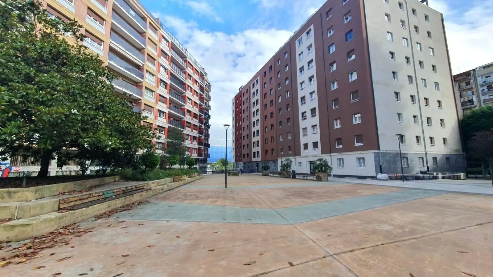 Vista exterior de Pis en venda en Donostia - San Sebastián  amb Calefacció i Balcó