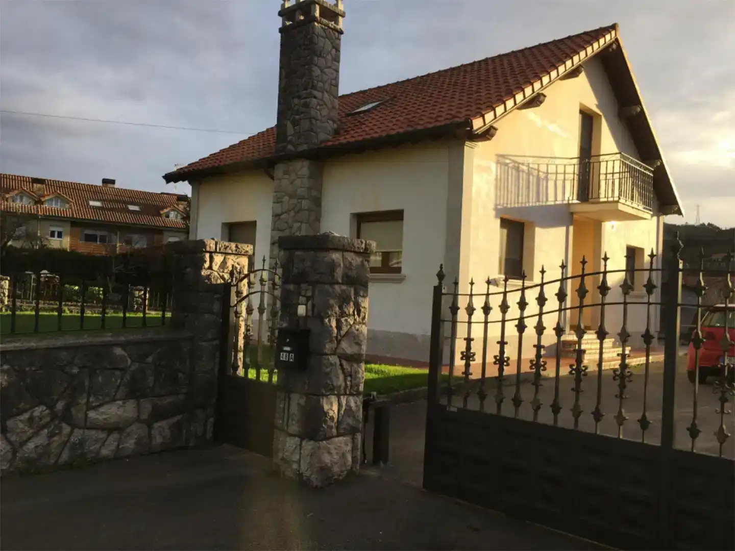 Vista exterior de Casa o chalet en venta en Udías con Balcón