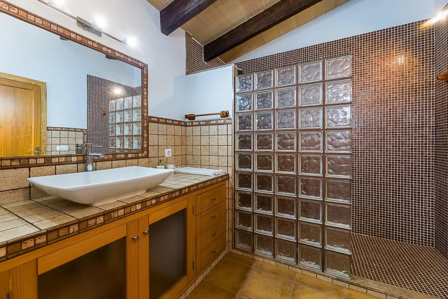 Bathroom of Houses for sale in Capdepera  with Air Conditioner, Parquet flooring and Terrace