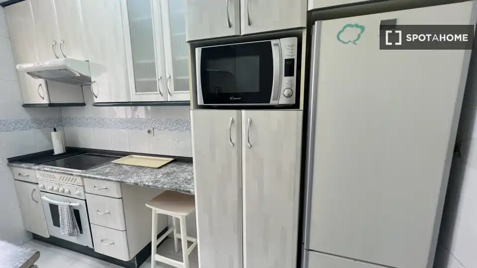Cocina de Piso de alquiler en Madrid con Aire acondicionado, Calefacción y Amueblado