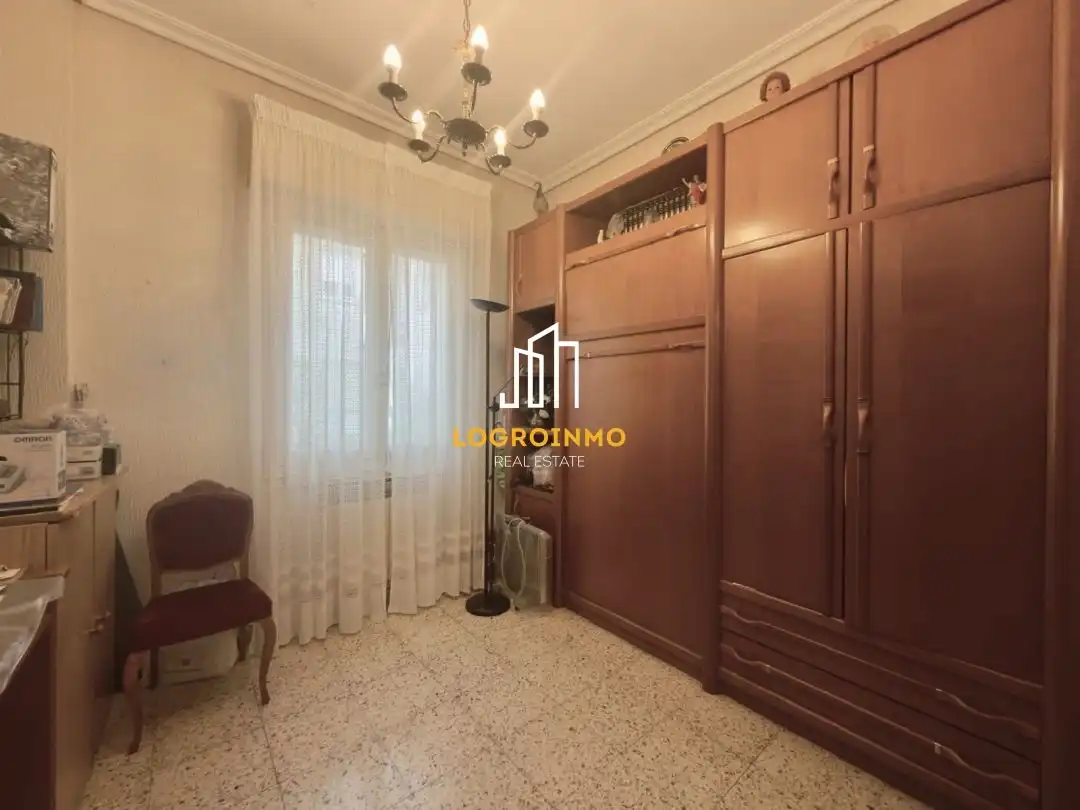 Habitación de Piso en venta en  Logroño con Calefacción, Amueblado y Balcón