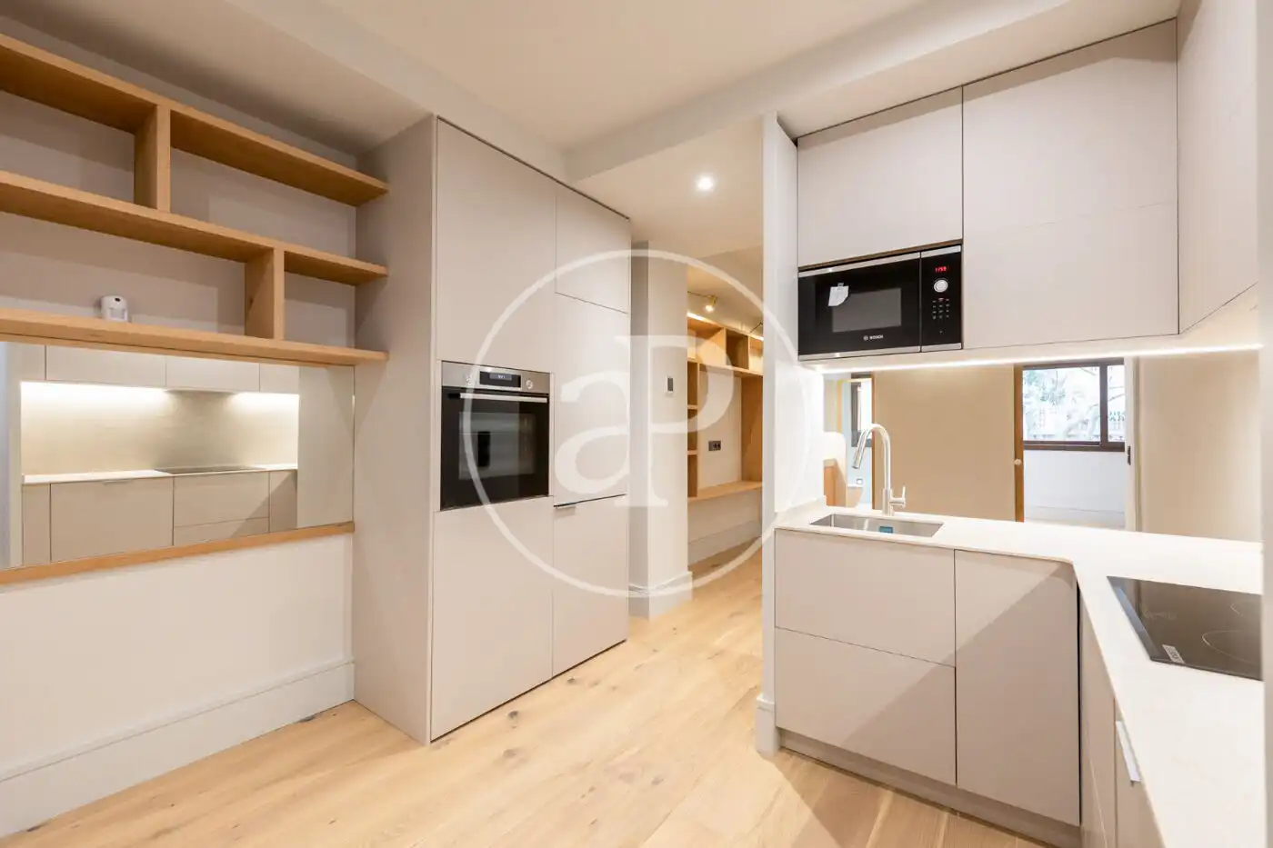 Cuina de Pis en venda en Barcelona amb Aire condicionat, Calefacció i Terrassa