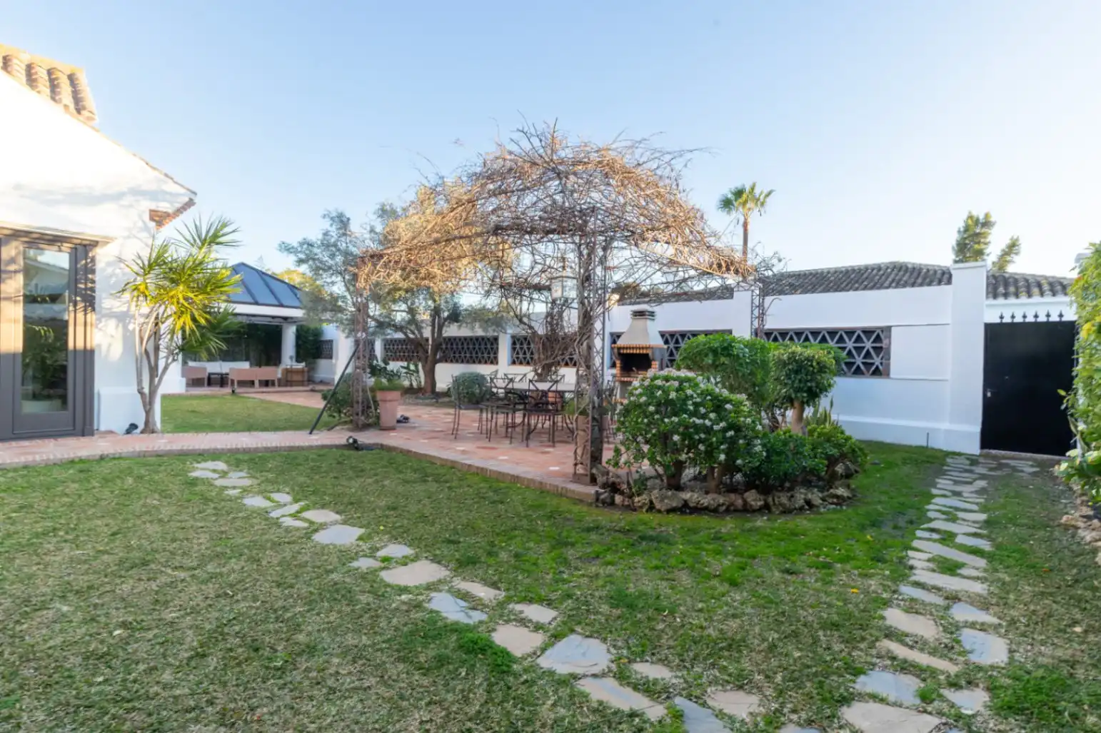 Chalet con terraza en venta en San Pedro de Alcántara, imagen 16