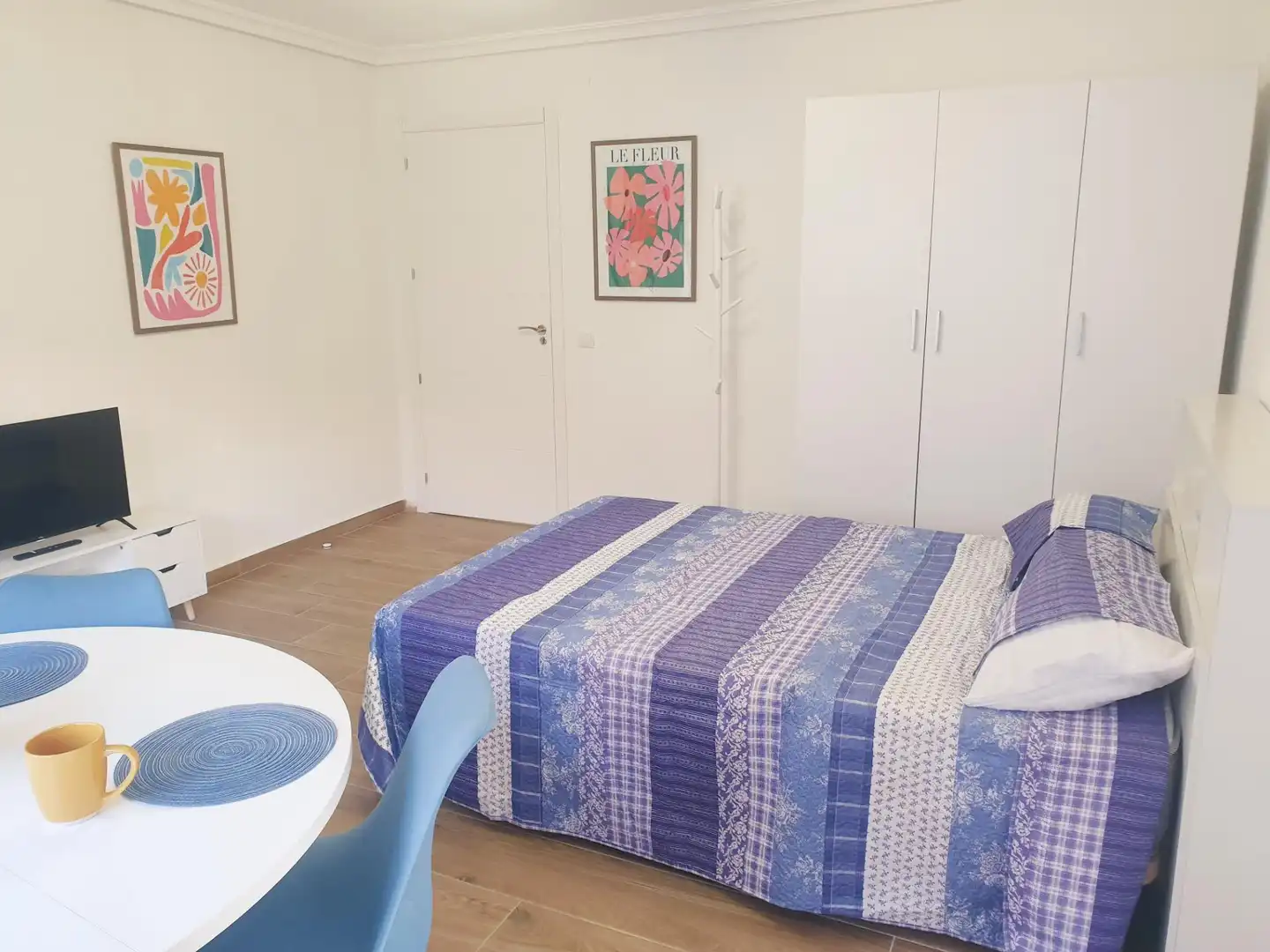 Room in Calle de las Milicias, 4, Santo Tomás
