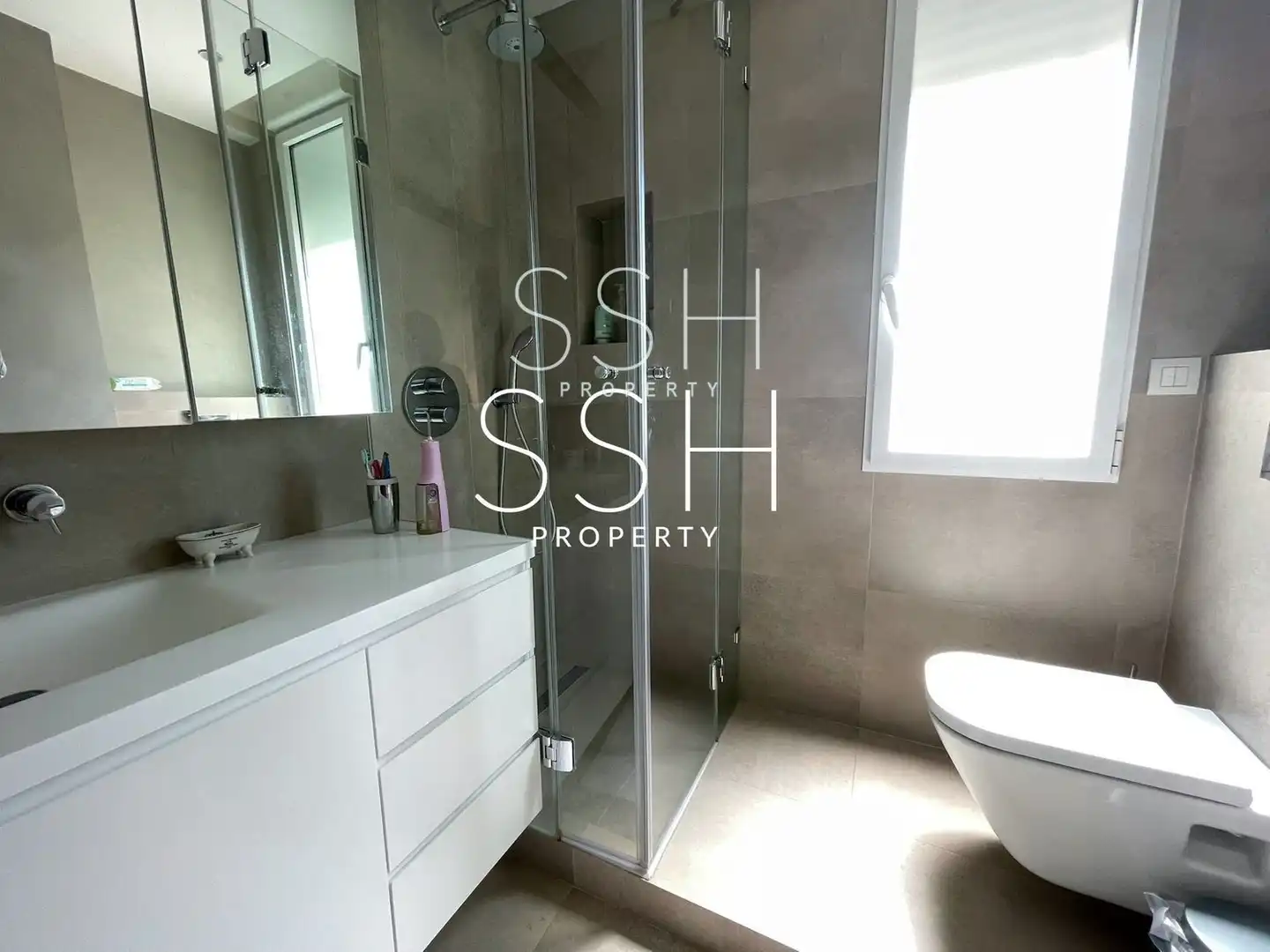 Badezimmer von Wohnung zur Miete in Madrid mit Klimaanlage, Terrasse und Möbliert