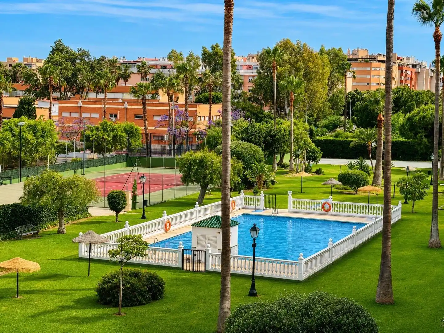 Pis amb piscina en venda a Avenida MOLIERE
