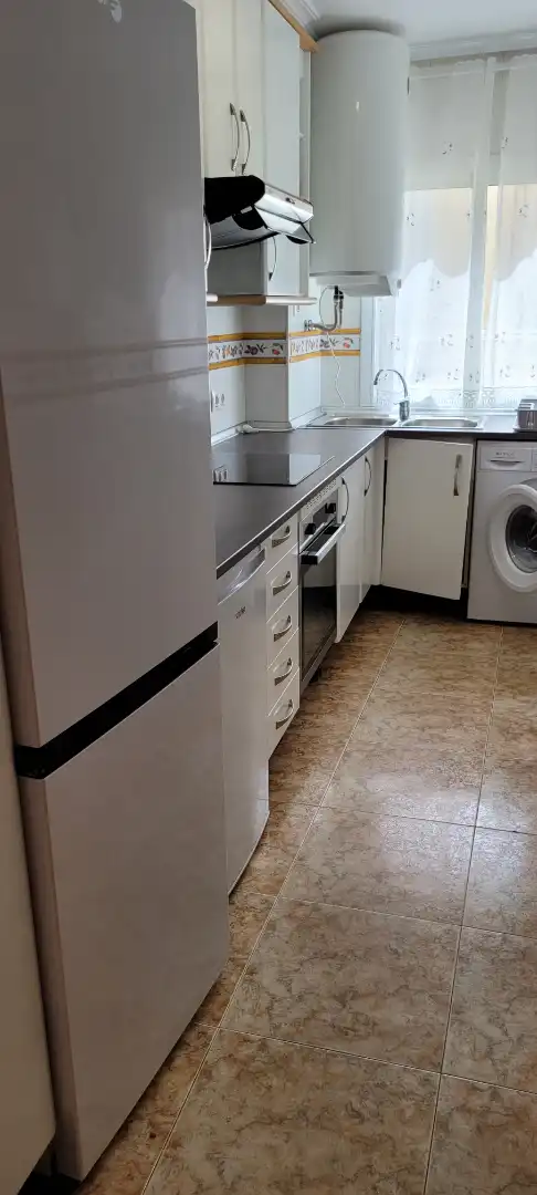 Cocina de Piso de alquiler en Cuenca con Calefacción, Parquet y Amueblado