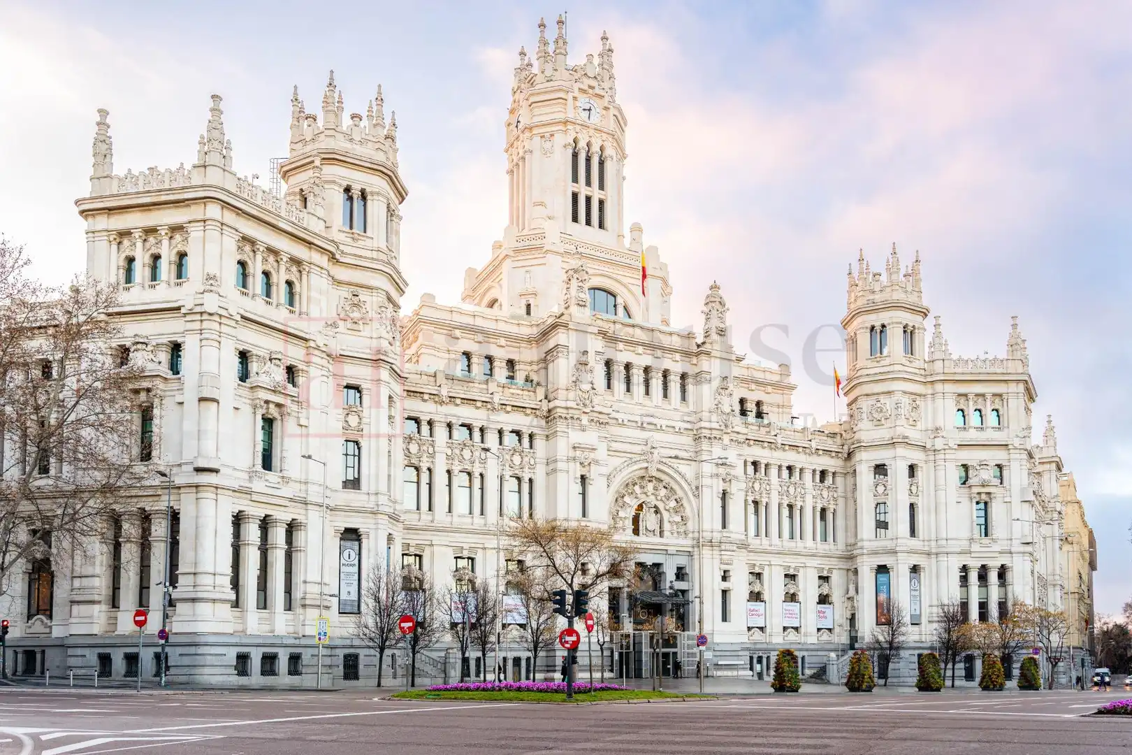 Vista exterior de Planta baja en venta en Madrid con Calefacción y Amueblado