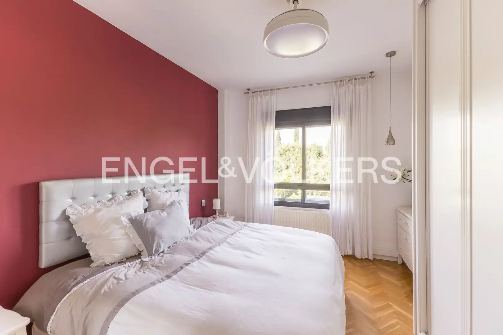 Bedroom of Flat for rent in Madrid  with Air Conditioner, Heating and Private garden