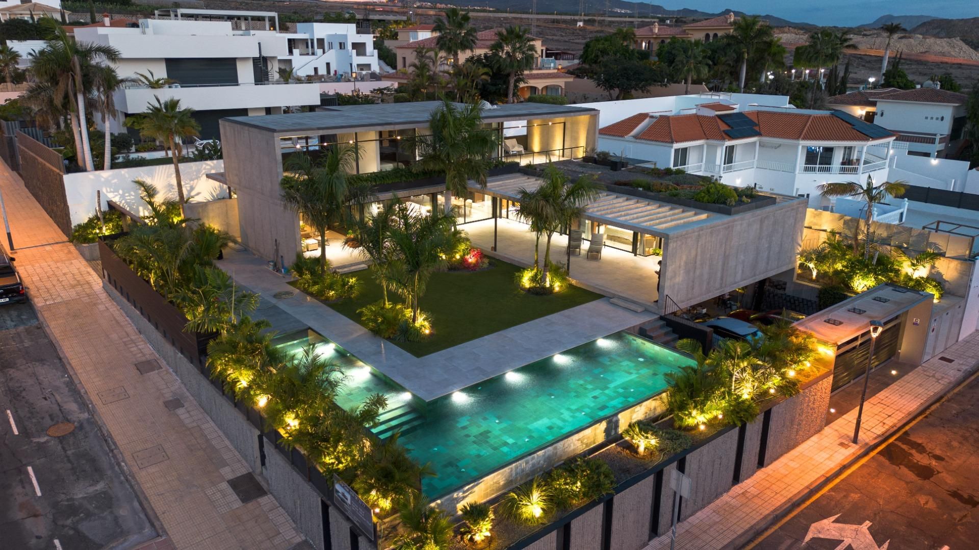 Swimming pool of Houses for sale in Adeje  with Air Conditioner, Private garden and Terrace