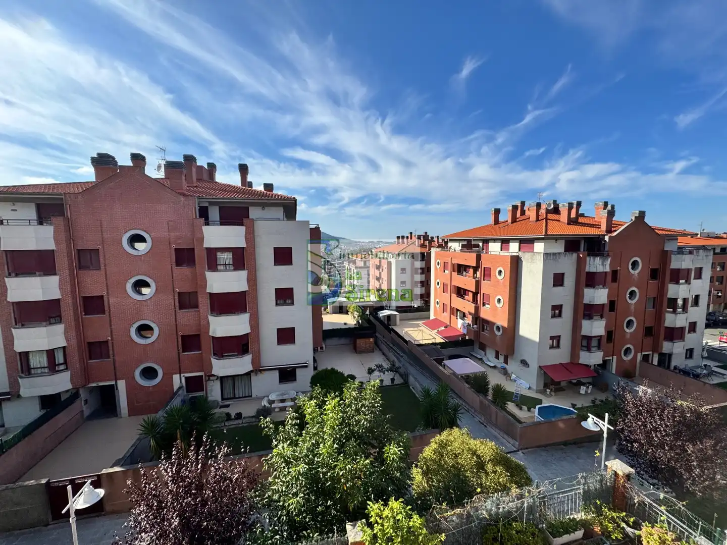 Vista exterior de Piso en venta en Castro-Urdiales con Calefacción, Terraza y Trastero