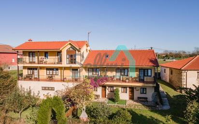 Vista exterior de Casa o xalet en venda en Cudillero amb Jardí privat, Terrassa i Traster