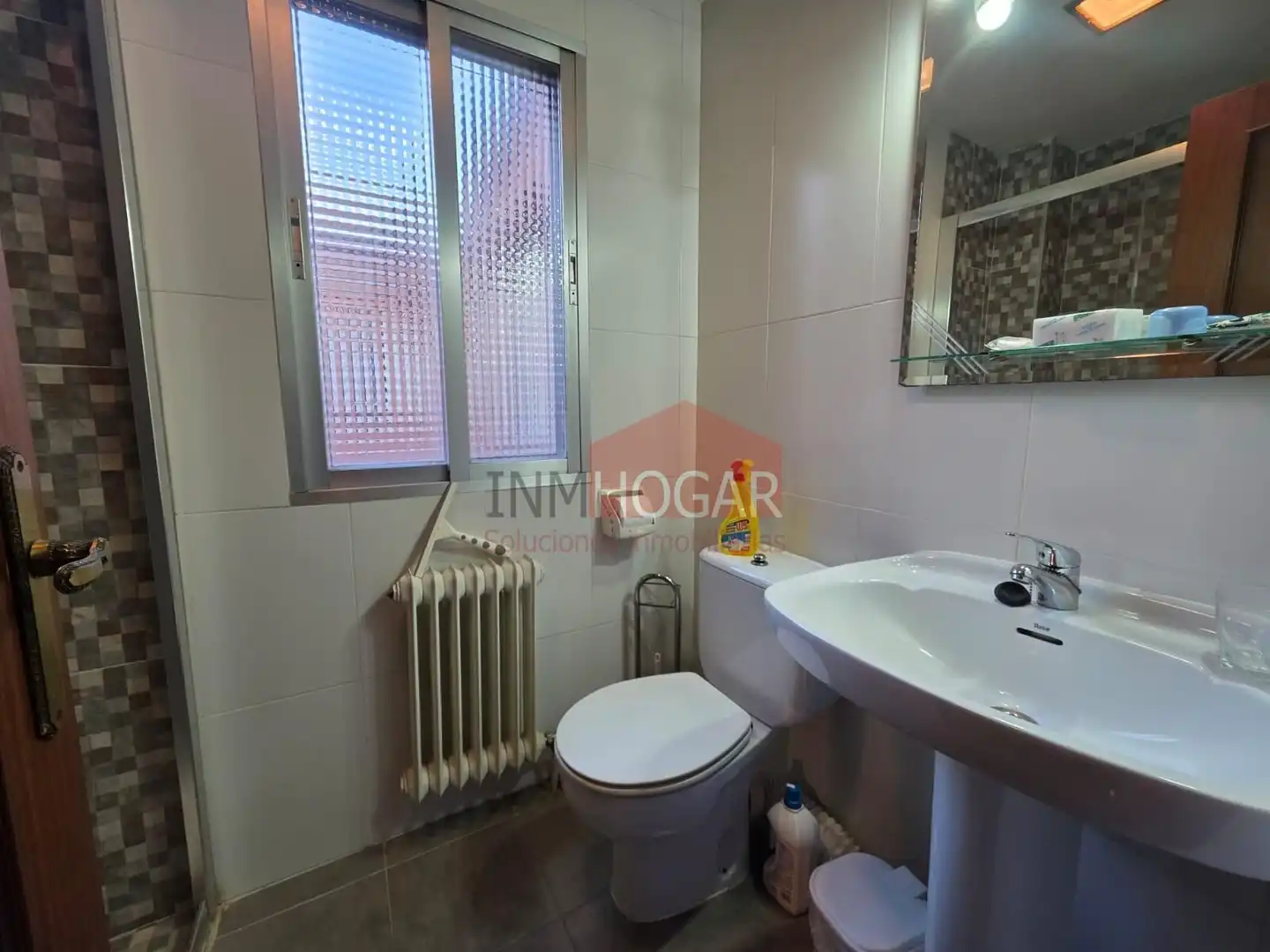 Baño de Piso de alquiler en Ávila con Parquet, Terraza y Trastero